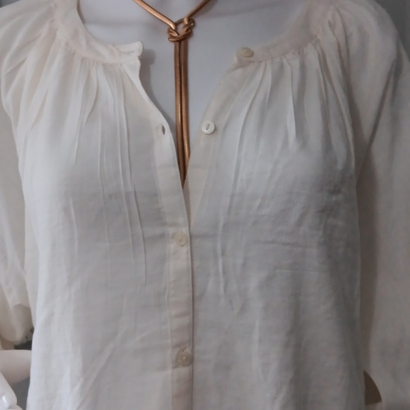 A Stylish Cream Color Blouse with Floral Design Sleeves Size XL - Picture 14 of 16